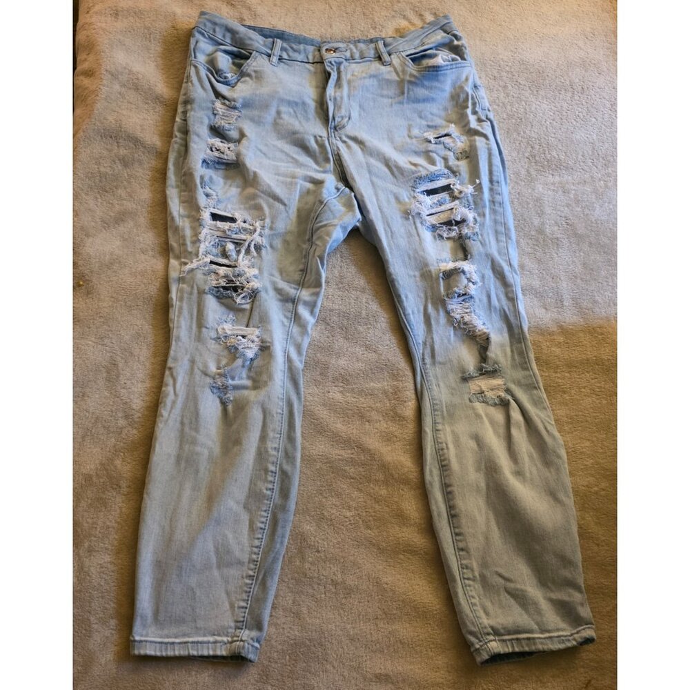 Rue21 Size 20 Distressed Light Wash Denim Jeans - Picture 2 of 8